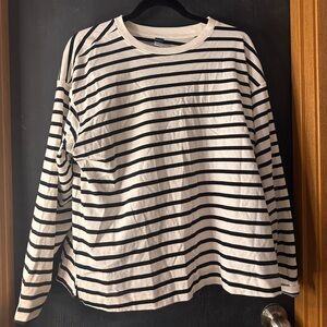 Old Navy Navy & White Striped Vintage Tee